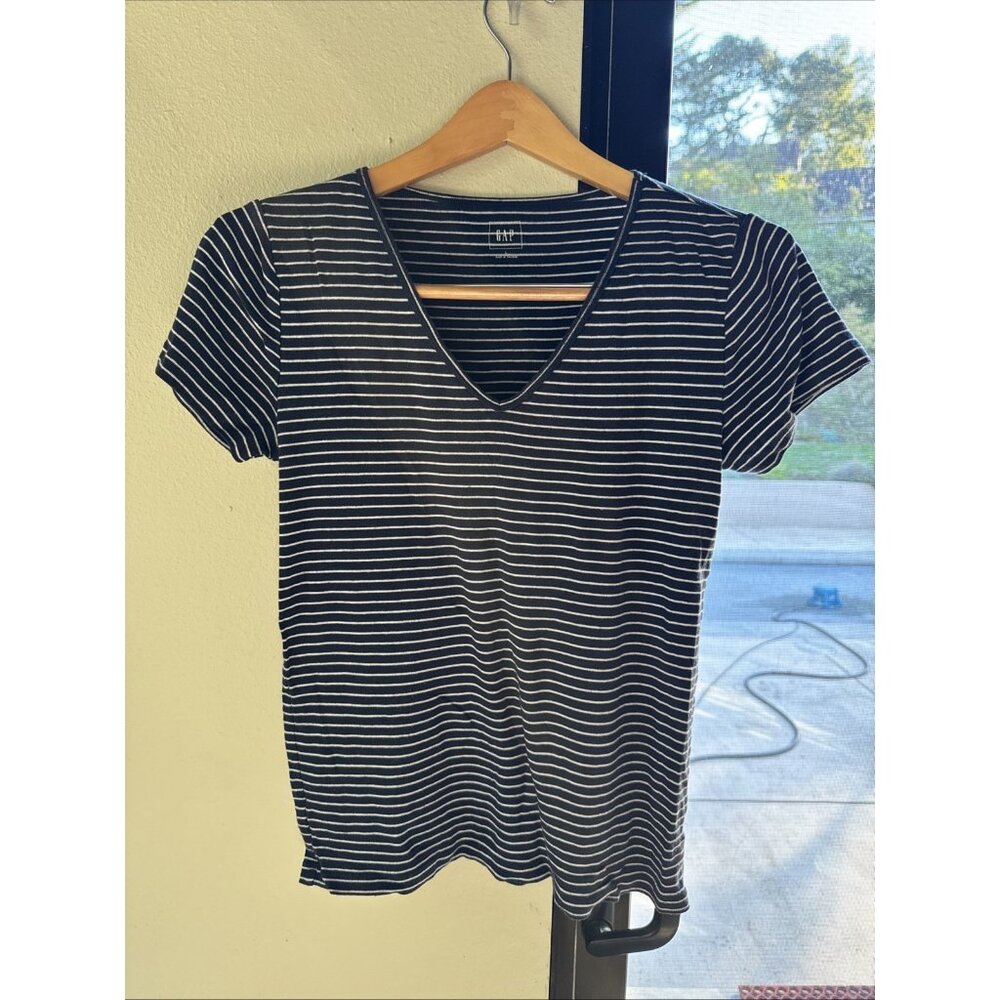 Gap Navy Stripe V Neck Women’s Large